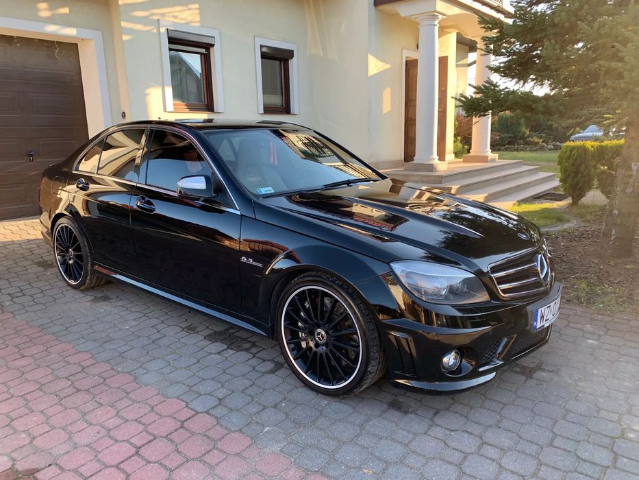 Mercedes-Benz Klasa C 63amg sedan czarny Performance Plus kod P30 szpera 487KM limitow FV23%