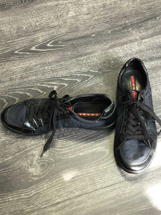 Sapatos PRADA em bom estado