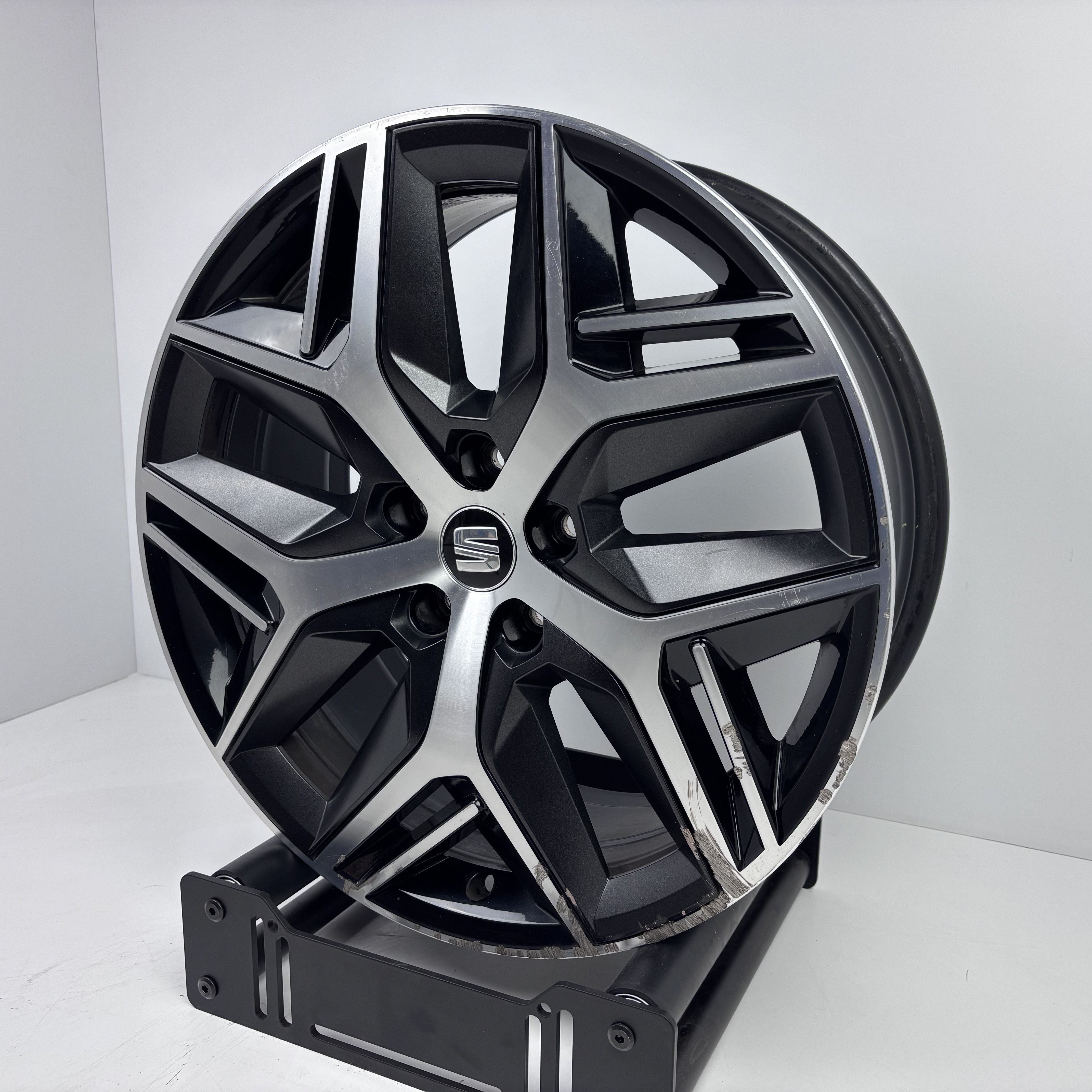 ORYGINALNA Felga Seat Ateca 19" 8,0" ET45 5x112 575.601.025H