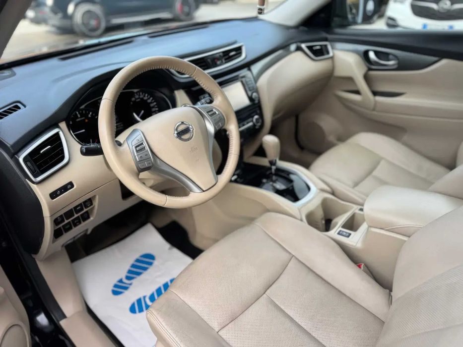 Nissan X-Trail      2015