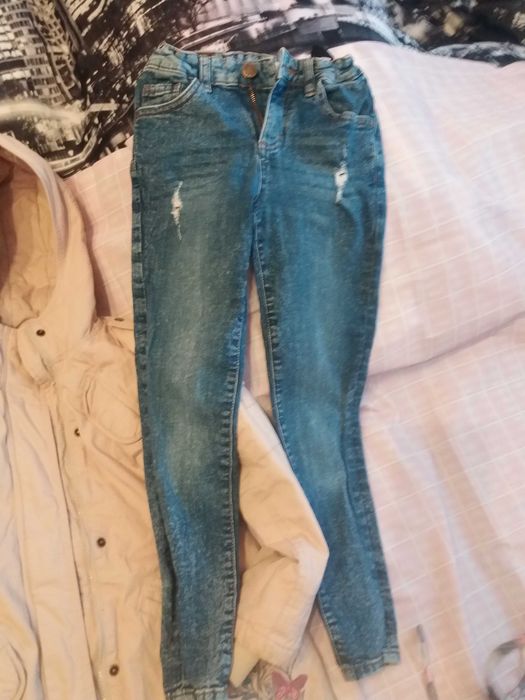 Kurtka dziecięca, spodenki, koszulka flanelowa