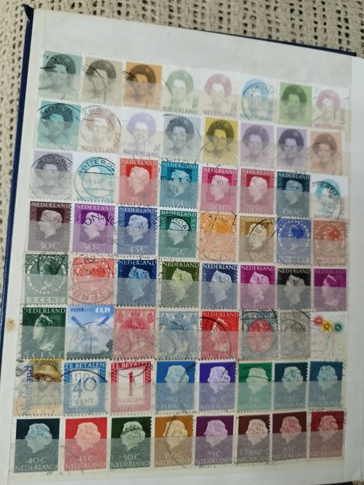 Classificador com 340 selos diferentes Holanda