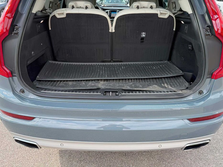 Volvo XC90 T6 Momentum      2020