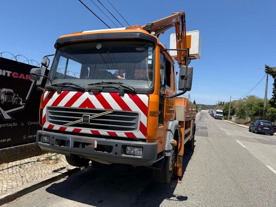 VOLVO FL220 Impecável 2005 Apenas 160.000km Grua 16M ###OPORTUNIDADE##
