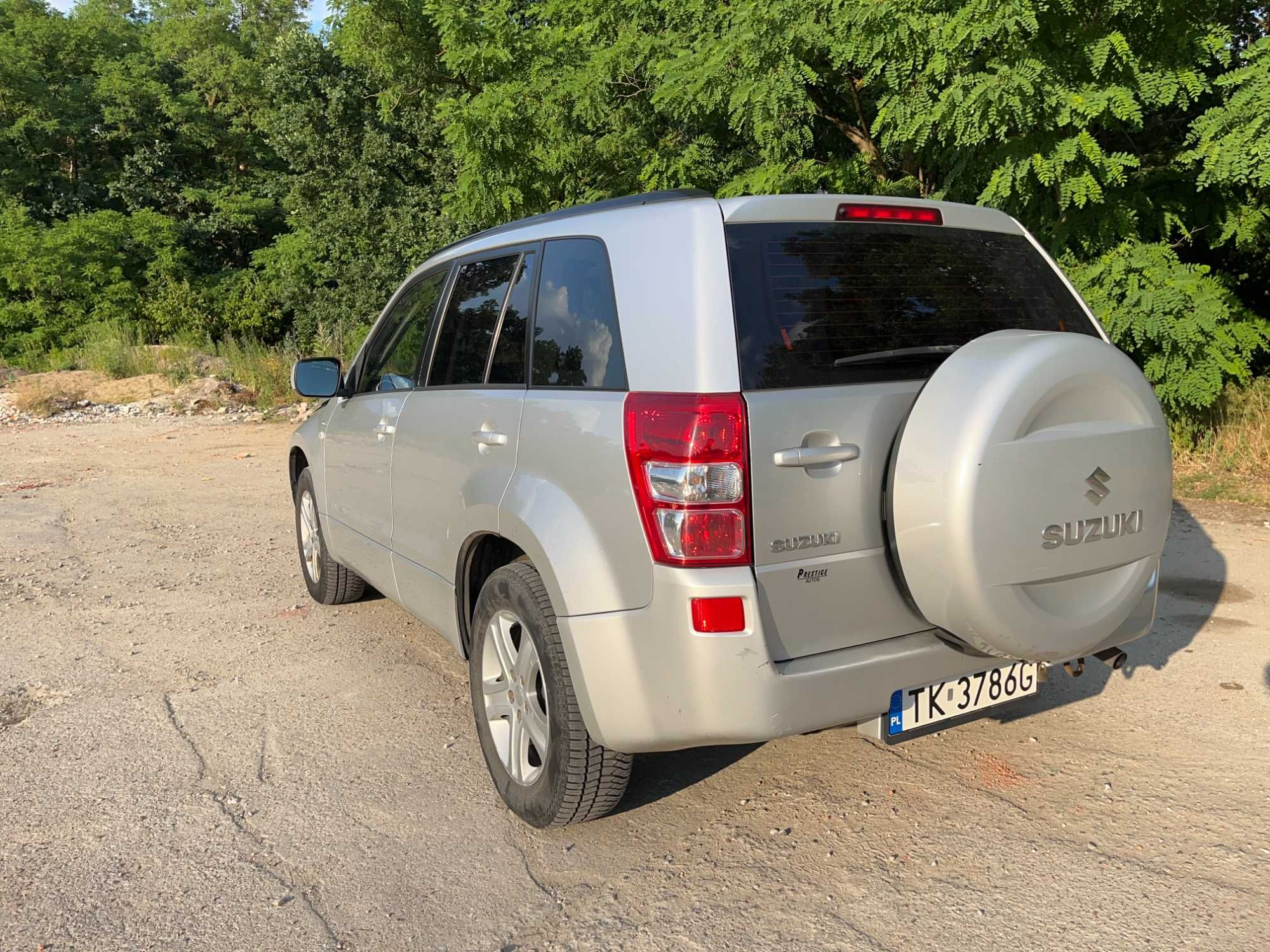 Sprzedam Suzuki Grand Vitara 1.9 TDi 2006 r. Przebieg 185000 km.