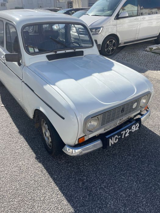 Vendo Renault 4l anda diariamente