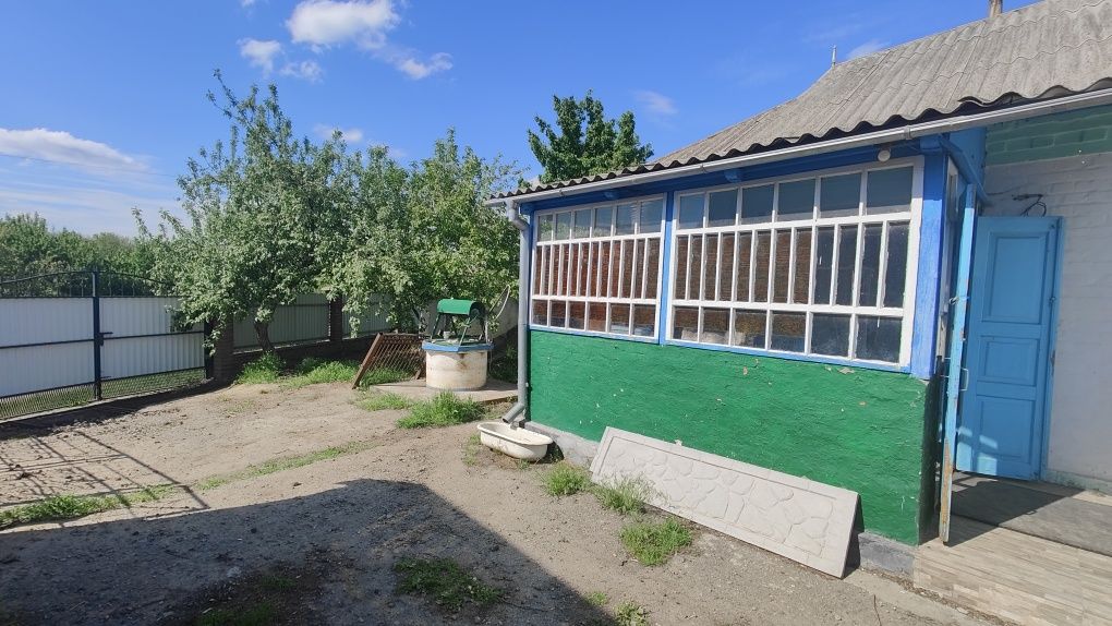 Продаж будинку с. Брюки