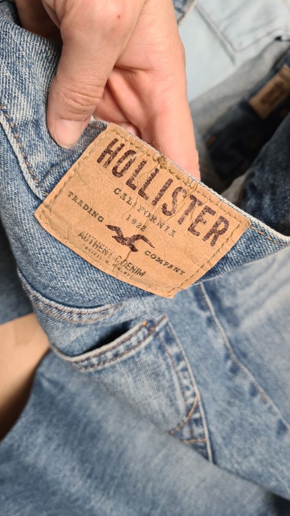 Hollister jeansy prosta nogawka przecierane rozm. 32/34
