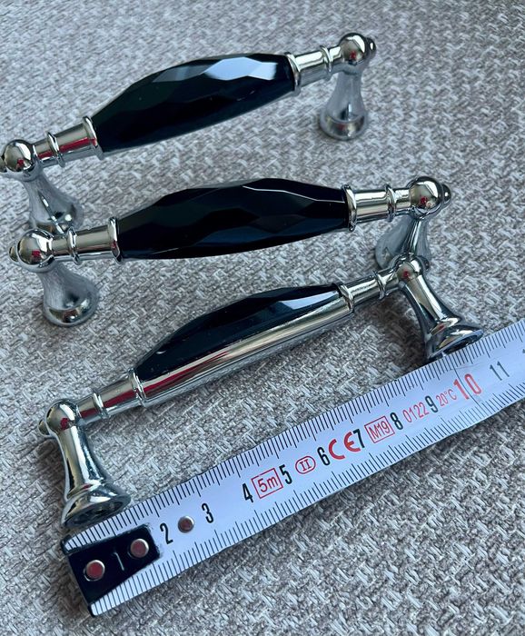 Uchwyt meblowy glamour kryształowy czarny z kryształem 96mm