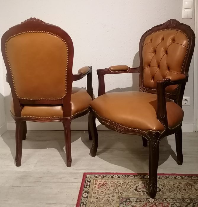 Par Cadeirões (Bergeres Poltronas Cadeiras) Luís XV. Pele capitoné