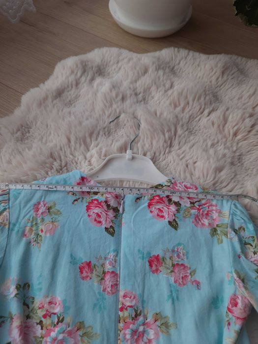 Продам сукню для дівчинки.