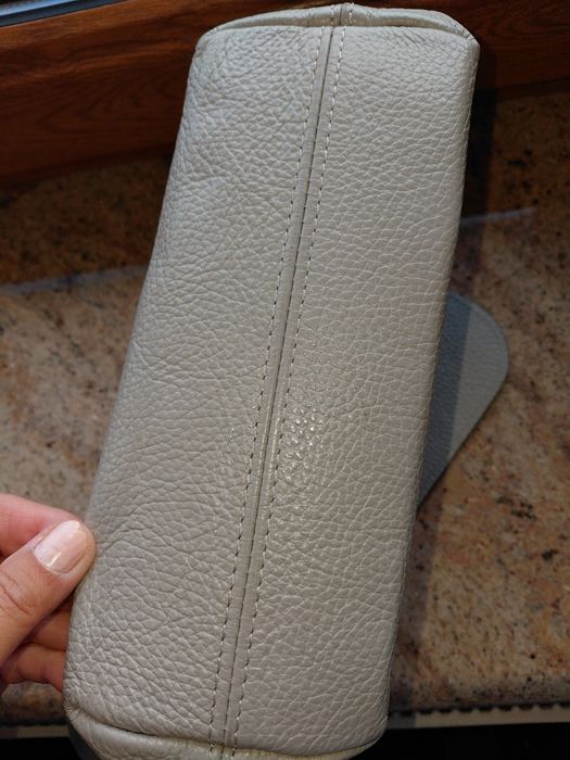 Skórzana szara torebka Venezia listonoszka złote dodatki