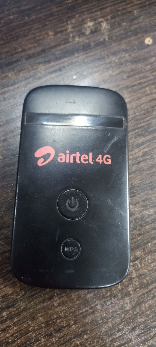 Продам 4G роутер MF90