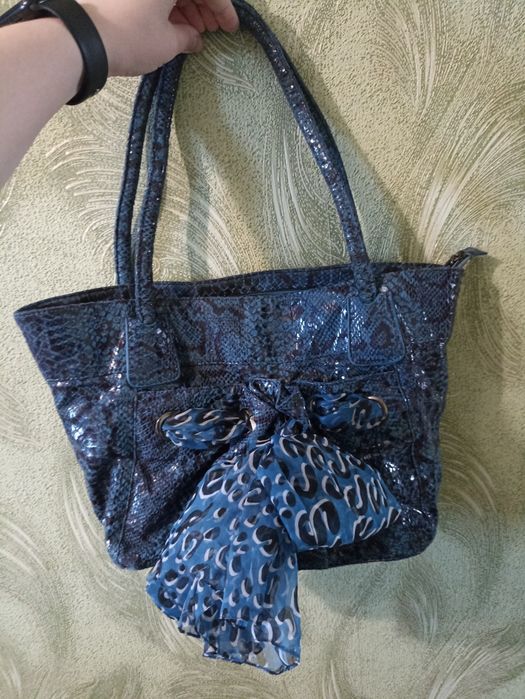 Сумка жіноча б/у в ідеальному стані