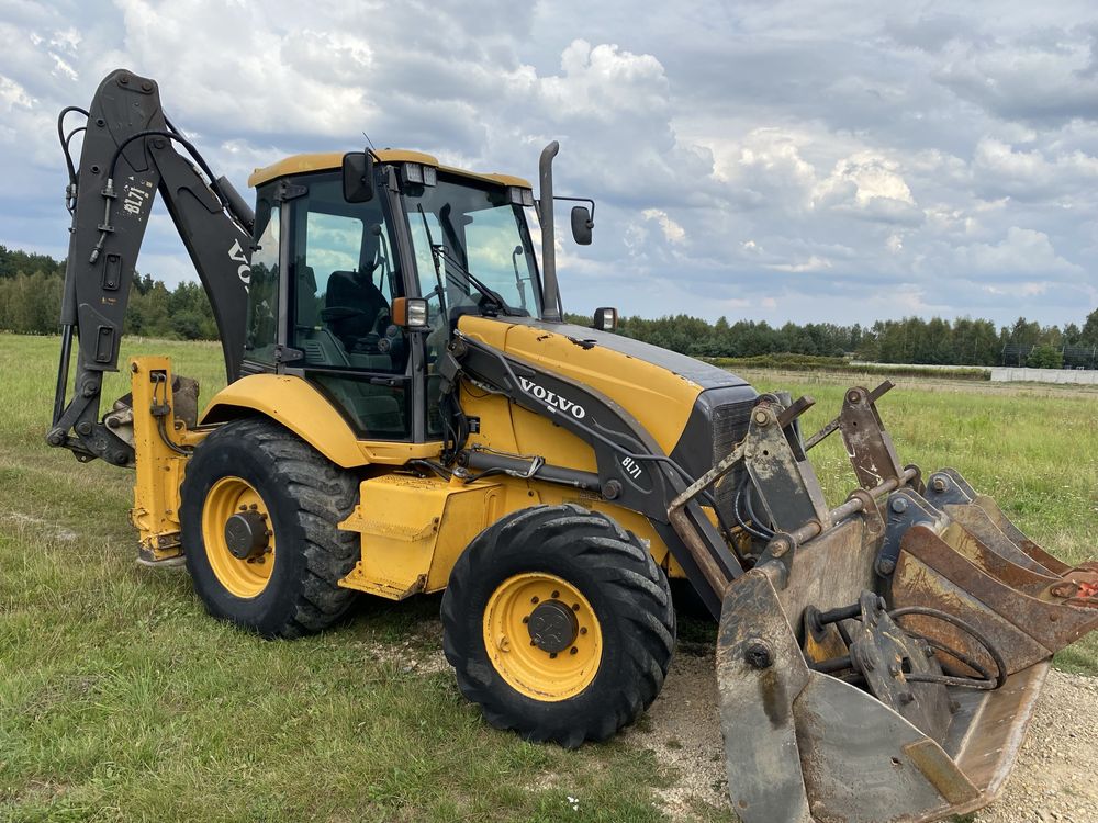 Volvo bl71 3 łyzki +mlot do kucia koparko ładowarka