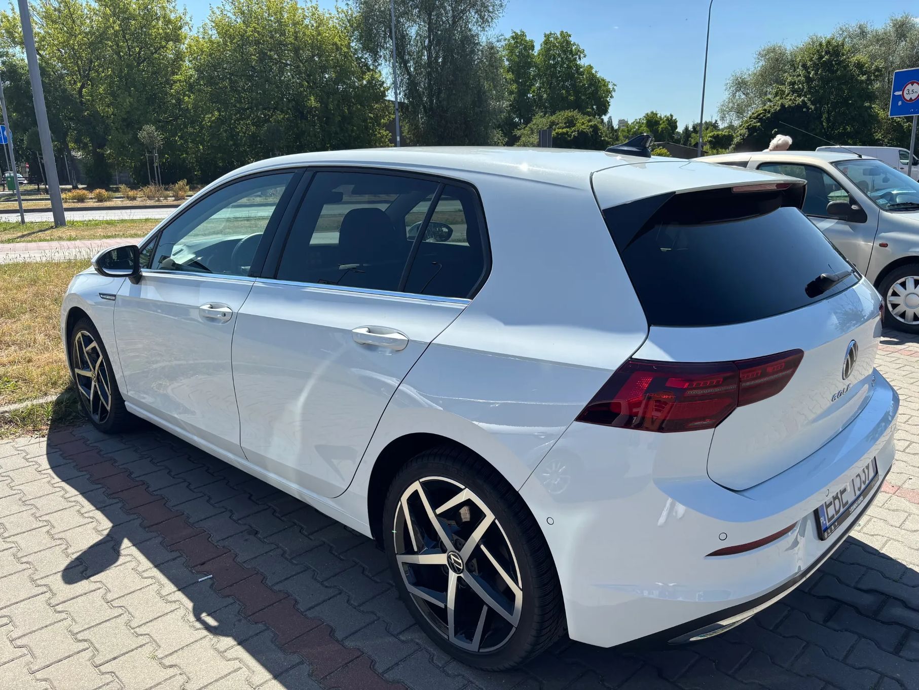 Volkswagen Golf VIII pierwsza rejestracja 01/2021 wersja 1.5 eTSI STYLE
