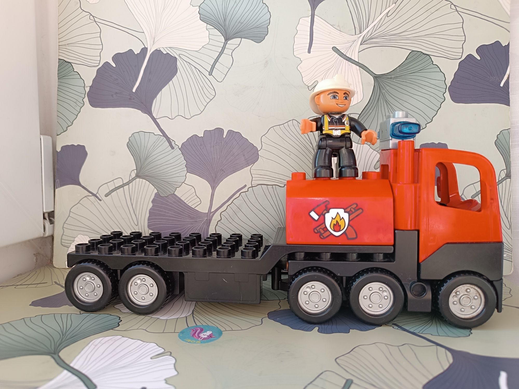 Лего дупло Lego Duplo пожежна машина з фігуркою