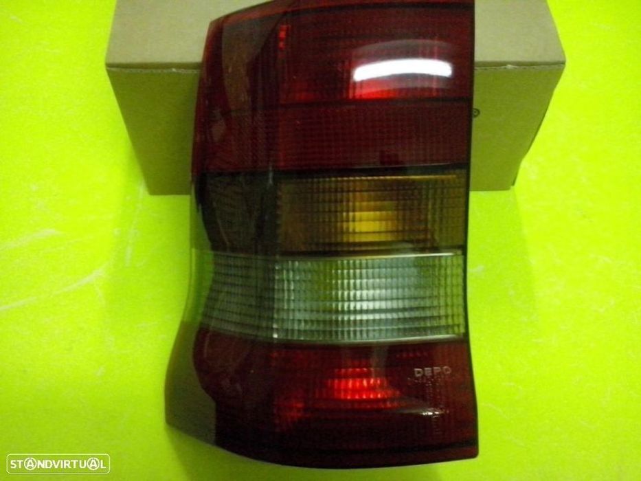 Farolim de trás fumado Opel Astra F caravan (Novo)