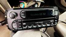 Radio Chrysler, Dodge, Jeep - zmieniarka 6CD, dobrej klasy wzmacniacz