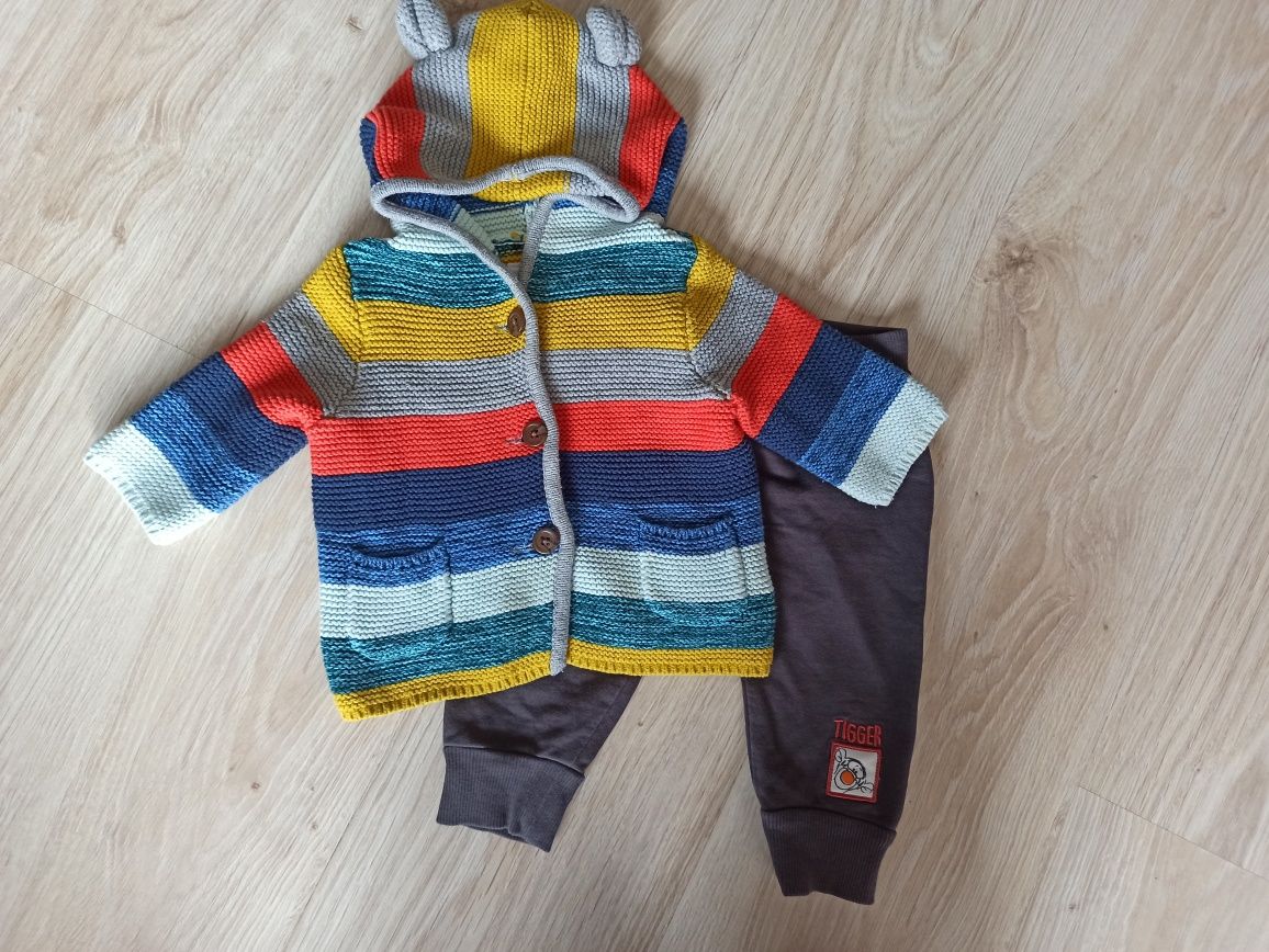 Baby Gap sweter oraz Disney spodnie r.68