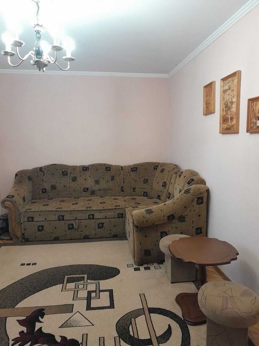 Сдам двухкомнатную на Чаривной