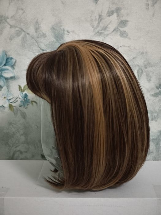 Продаю парики каре