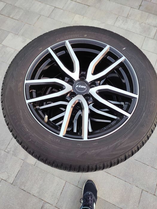 Opony koła toyota rav4 zimowe Nokian 225/60/18