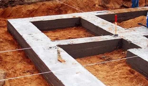 Geolog. Badania gruntu. Geotechnika. Odwierty geologiczne
