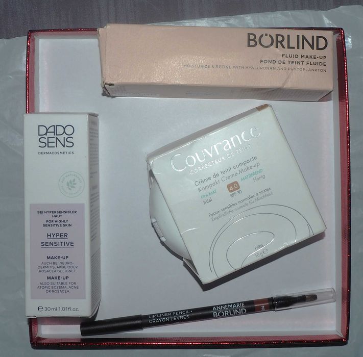 Zestaw markowych kosmetyków do makijażu