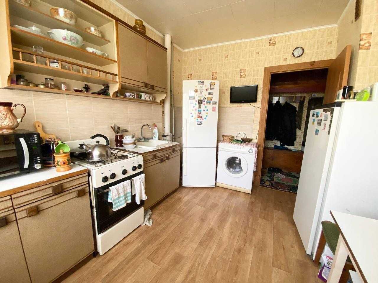 Продаж 3-кімнатної квартири вул. Заливна (р-н 29 школи, B-Tone)