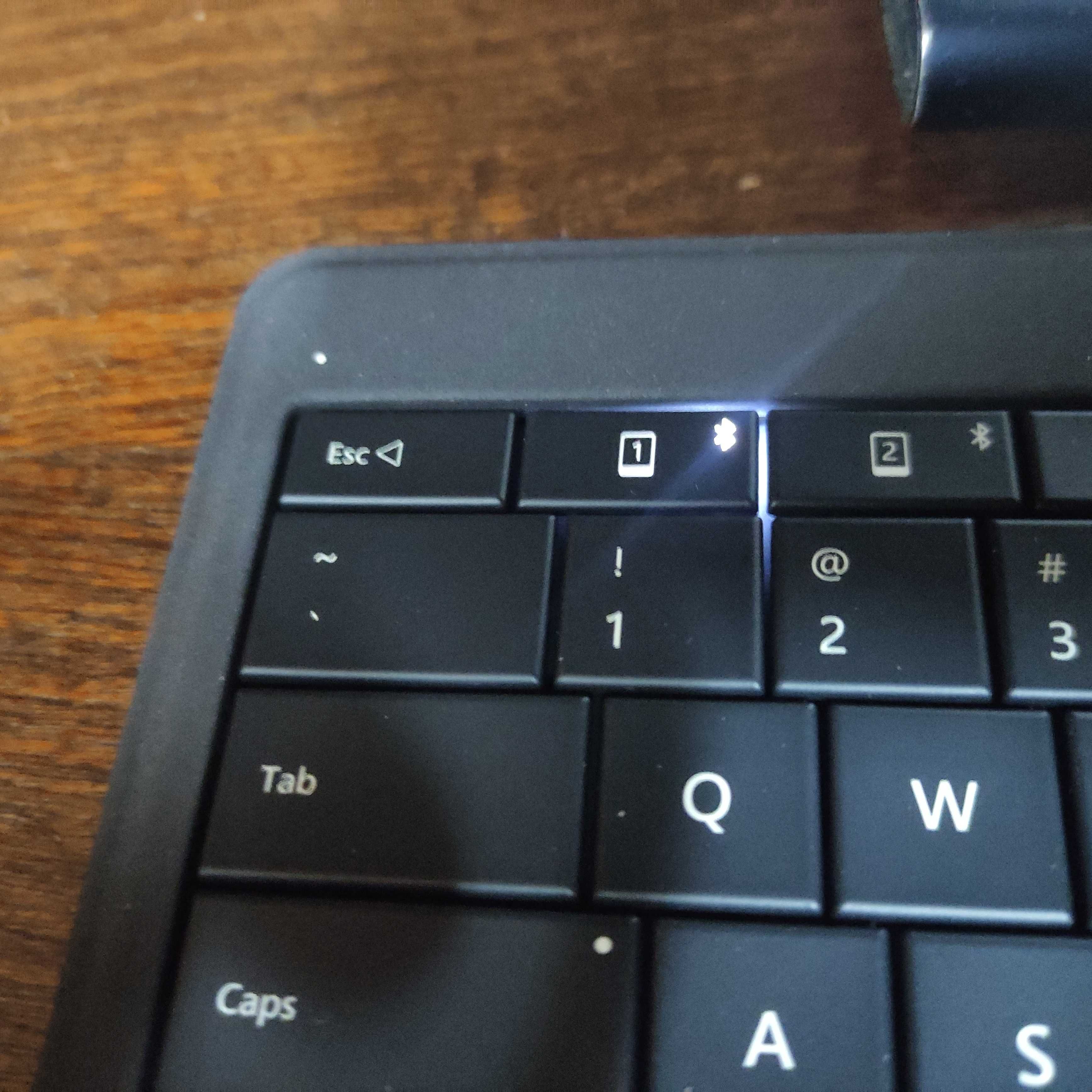 Bluetooth клавіатура Microsoft Universal Foldable Keyboard