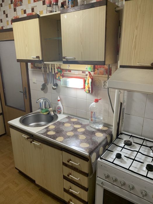 Здається 2 кімнатна квартира на Макулані .