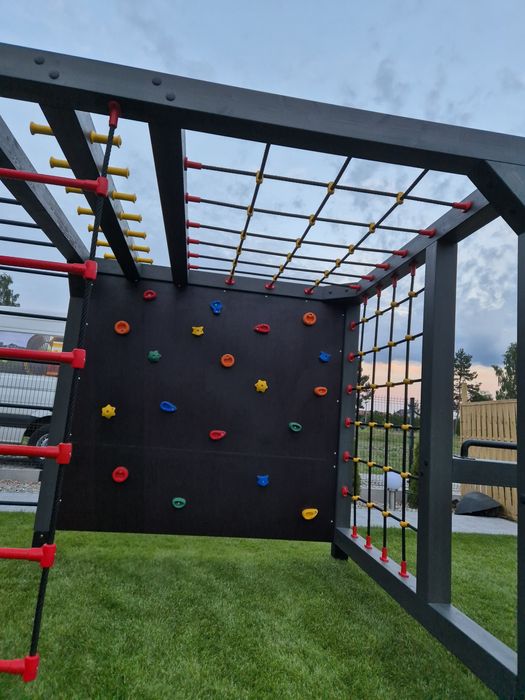 Plac zabaw dla dzieci mini siłownia drewno