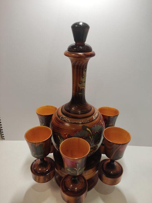 Штофик +6 рюмок СССР.