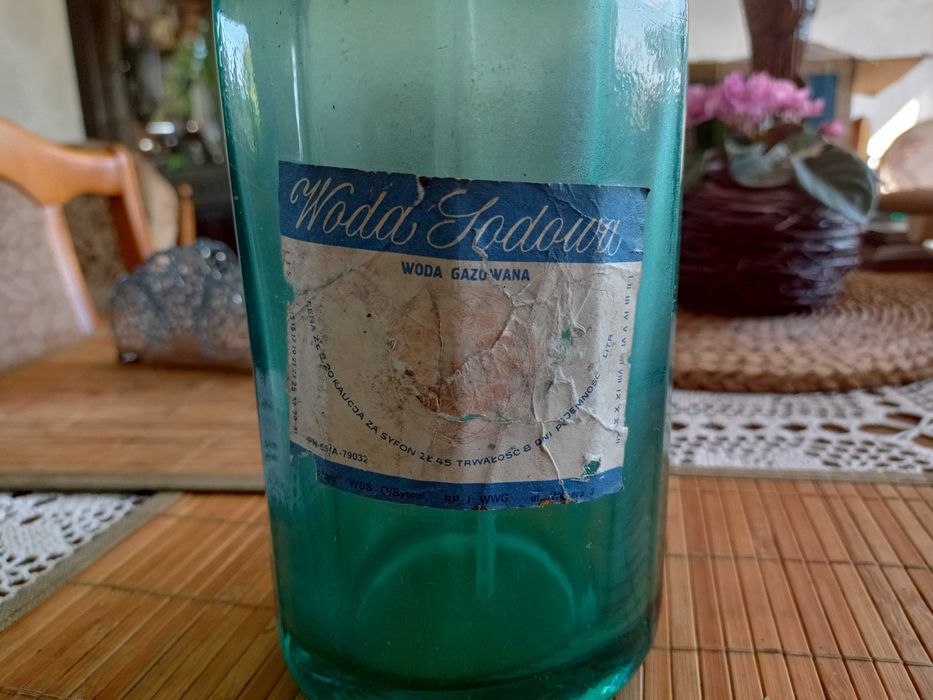 Stary szklany syfon z lat 70 PRL z etykietą