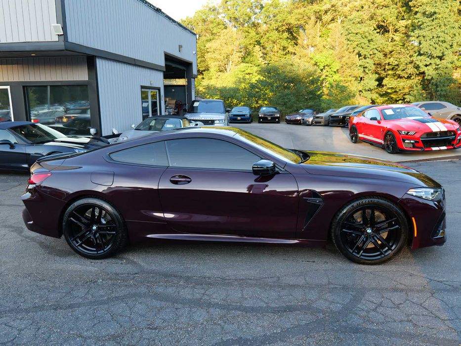 BMW M8 Competition      2022