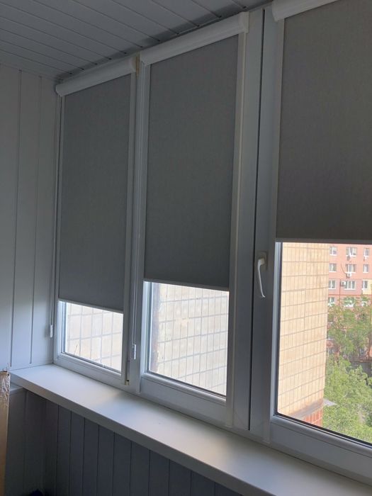 Рулонные шторы с установкой. Жалюзи день-ночь, римские шторы на окна