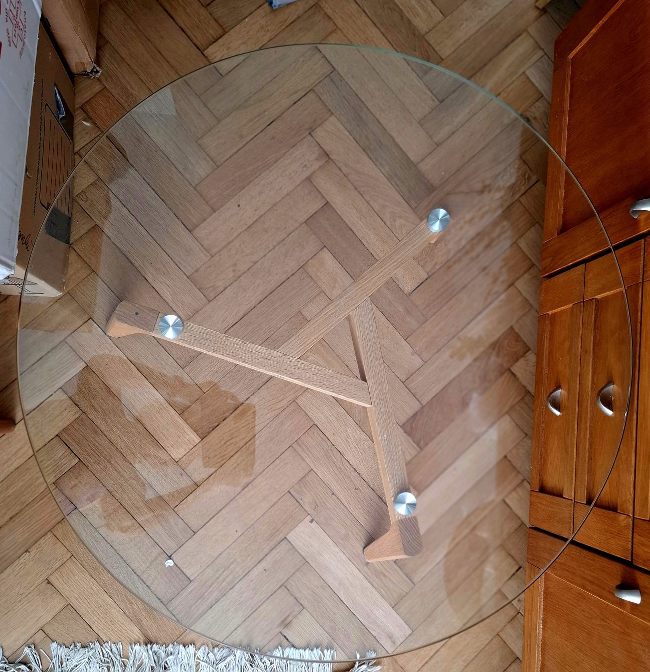 Stolik szklany okrągły  w bardzo dobrym stanie