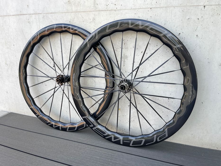 Koła karbonowe carbon szosowe PRO-WAY HYPER 50 1360g szprychy CARBON