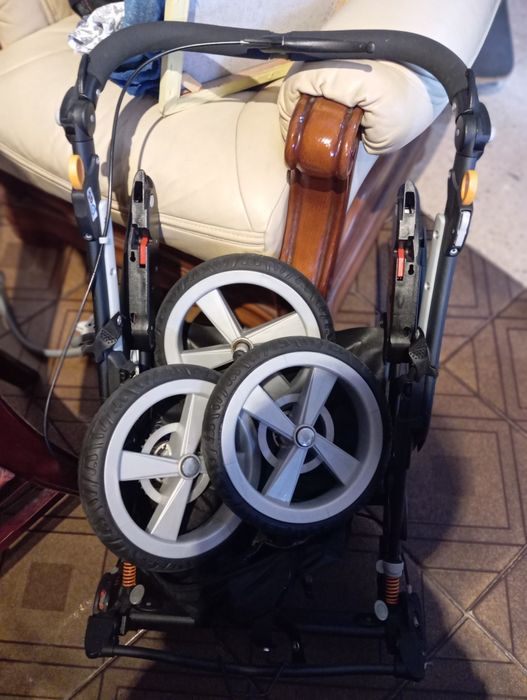 Carrinho e ovo  bebe