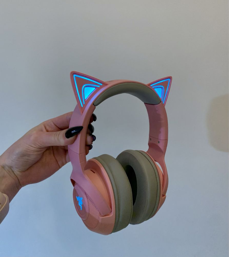 Бездротові навушники Razer Kraken Kitty BT + підставка під навушники