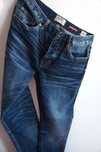 Granatowe jeansy boyfriend z przetarciami S/M