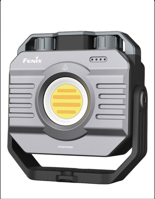 Fenix CL28R - LED Акумуляторний прожектор з регулюванням яскравості