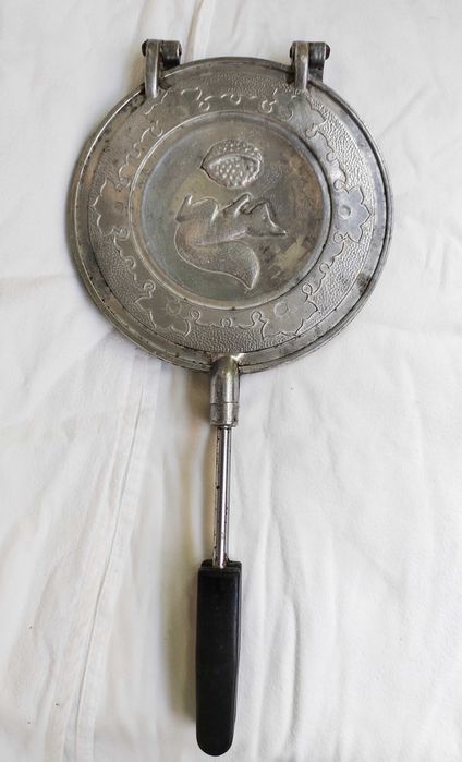 Форма для випічки, горішниця з білочкою радянських часів орешница