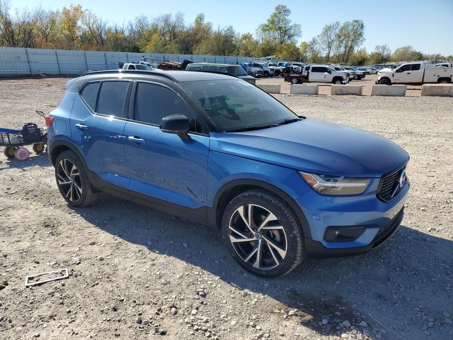 Volvo XC 40 Volvo XC40 T5 R-Design AWD !!!