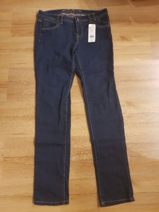 Ciemne, proste jeansy, r.40, francuska firma Cache Cache