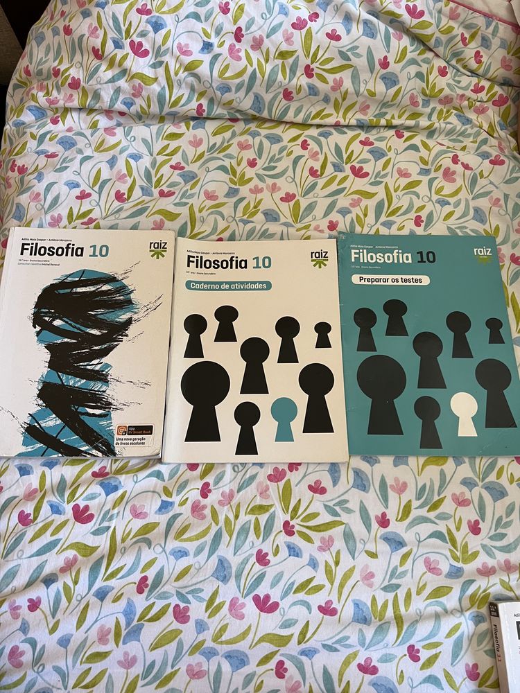 Manual+caderno de atividades+Preparar os testes de Filosofia 10°ano