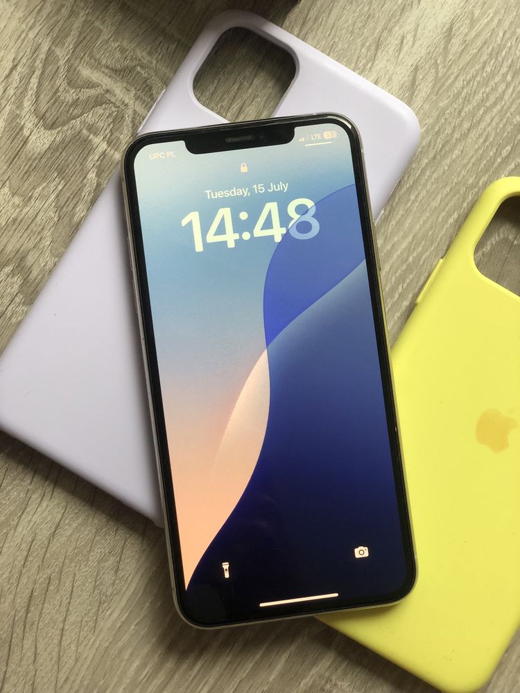 Iphone 11 pro max 64gb biały 3 case’y 85%bat