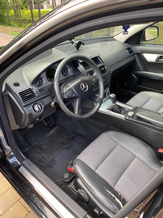 Mercedes-Benz C220