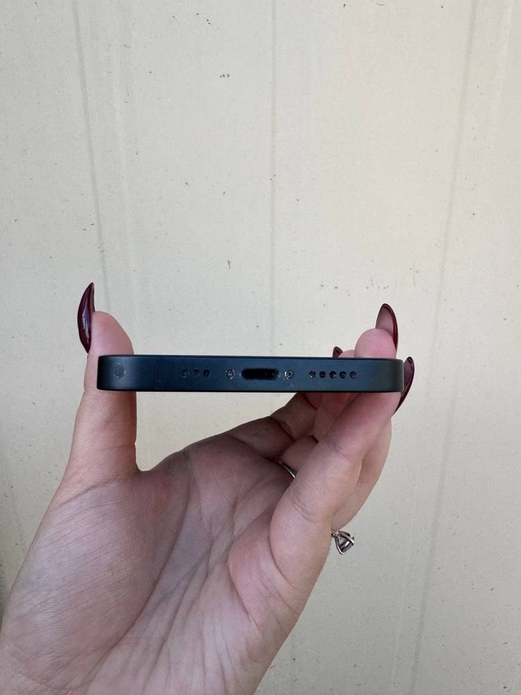 Продам айфон 13/128 нова батарея100% iphone 13:138